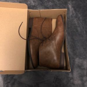 Guess men’s dress shoes